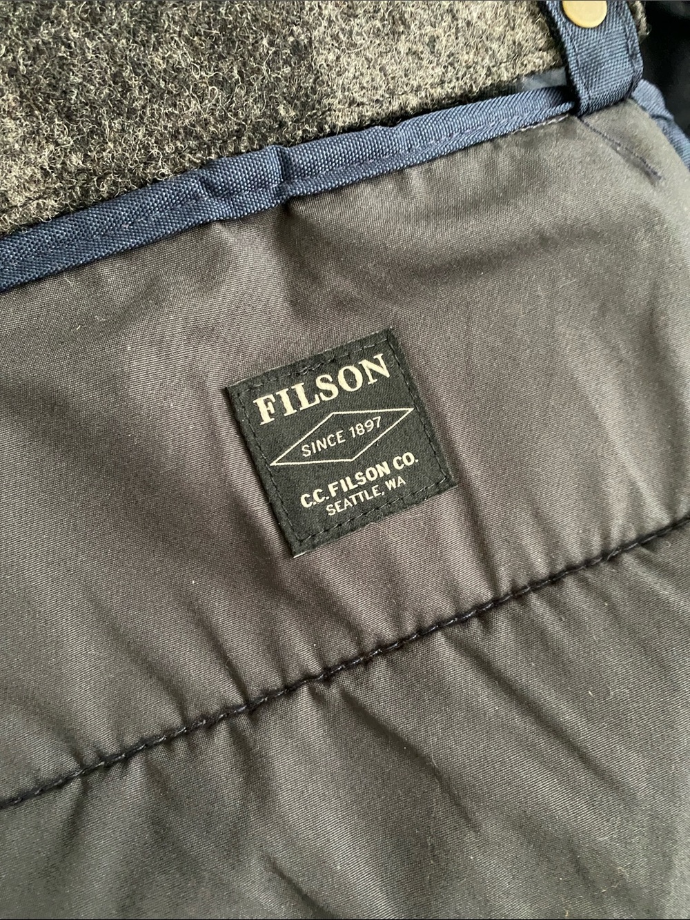 Filson Alaska Outfitters Blue/Brown Drawstring Backpack. - Picture 8 of 13